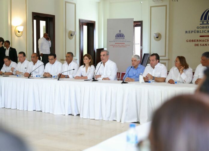 Presidente Abinader dispone ayuda total a afectados en explosión en San Cristóbal