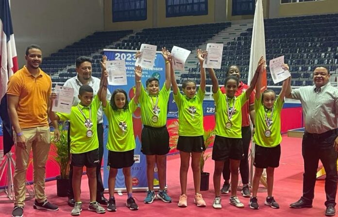 Silverio y Ventura clasifican en torneo tenis de mesa
