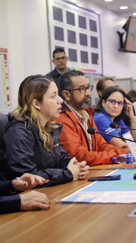 Superate apoya labores de la Defensa Civil ante tormenta Franklin