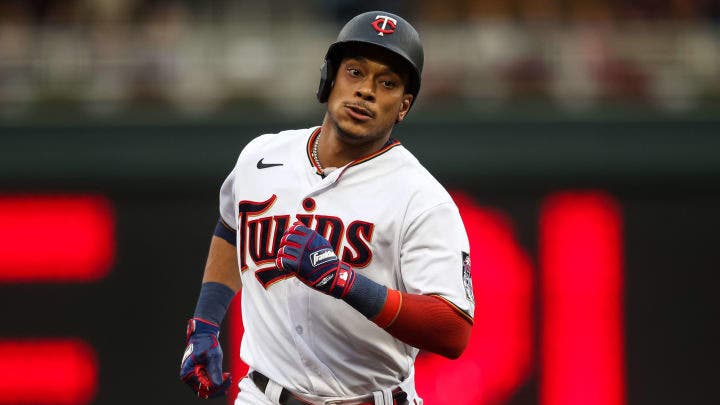 Tatis de 4 3 y se roba home Polanco la saca