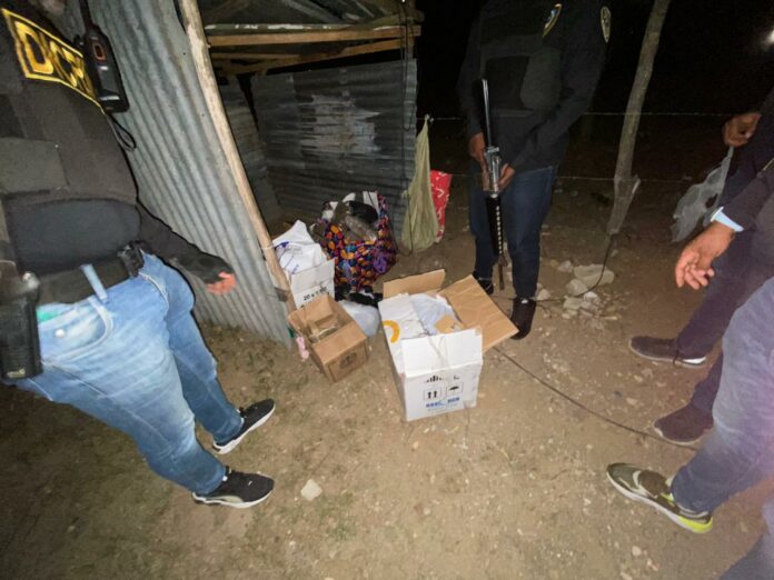 Autoridades decomisan presunta marihuana y frustran transacción en punto de droga