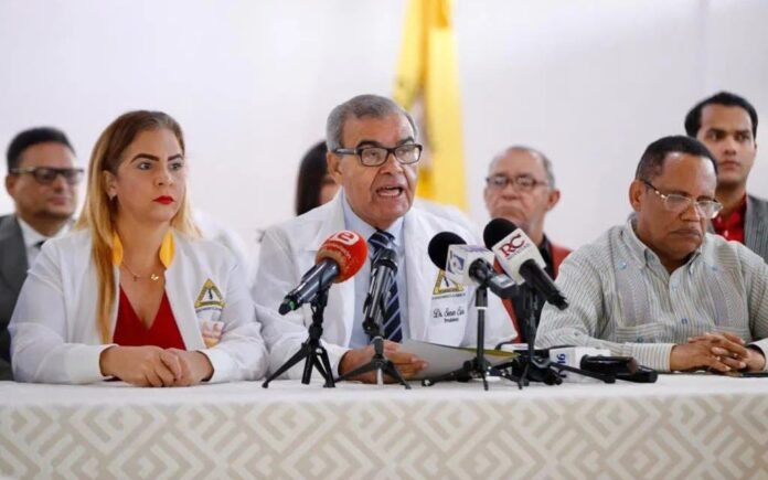 Colegio Médico suspende huelga pautada para esta semana por brote de dengue