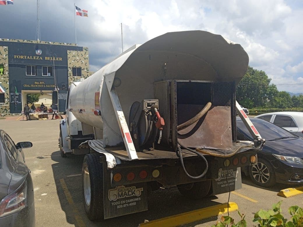 1695832871 83 Decomisan 585781 cigarrillos decenas de botellas de alcohol y 1873