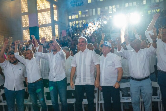 Abinader sigue este fin de semana con agenda política con miras a las elecciones internas del PRM