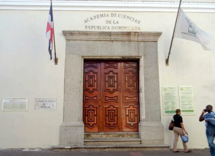 Academia de Ciencias RD asegura cumplió con elaboración de libros textos