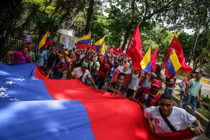 Chavistas se movilizan en regiones del país para respaldar a Maduro y rechazar el bloqueo