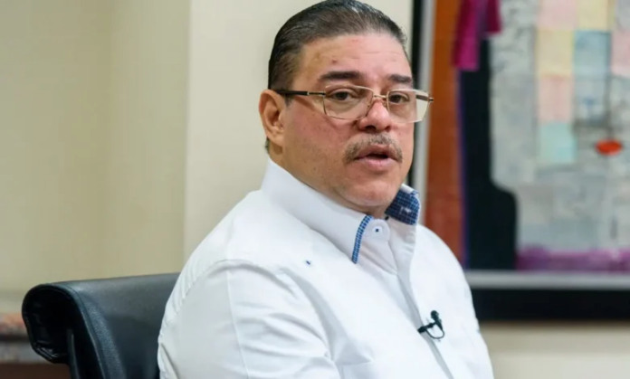 FEDOVOLI sale en defensa del ministro de Deportes, Francisco Camacho