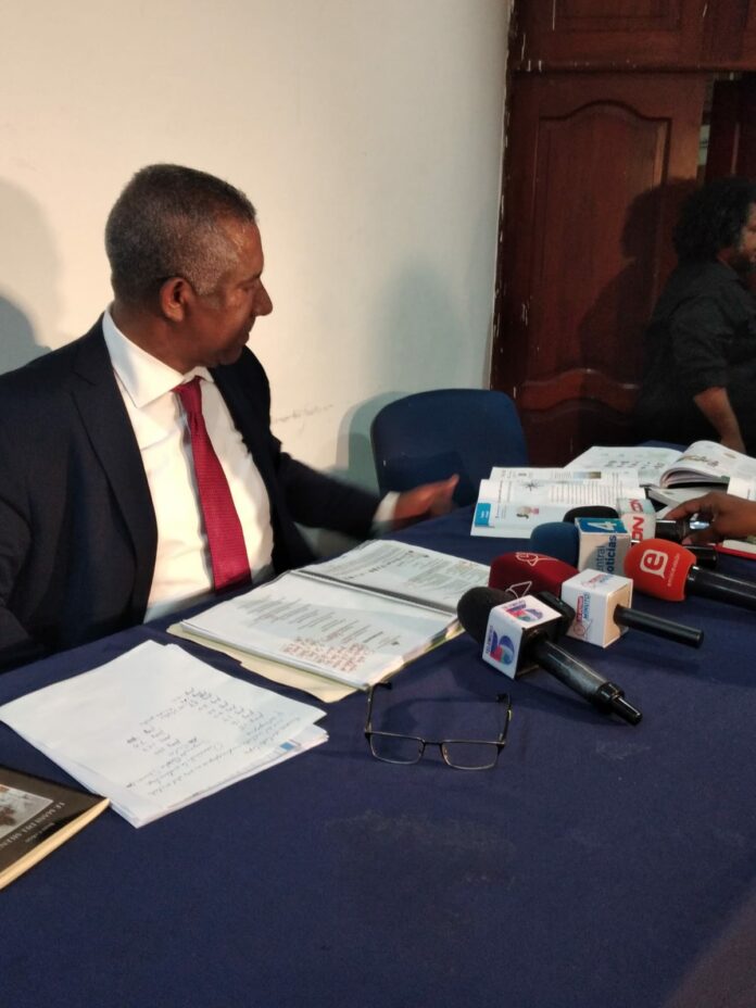 Historiador Juan Colón advierte libros escolares tiene faltas ortográficas en más del 80% de las páginas