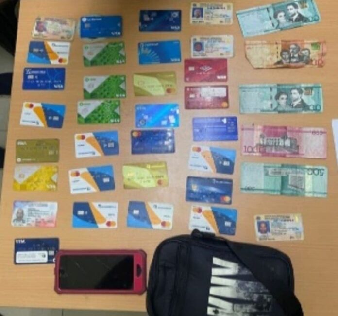 «La Magia», presunto integrante de banda, tenía  40 tarjetas de créditos