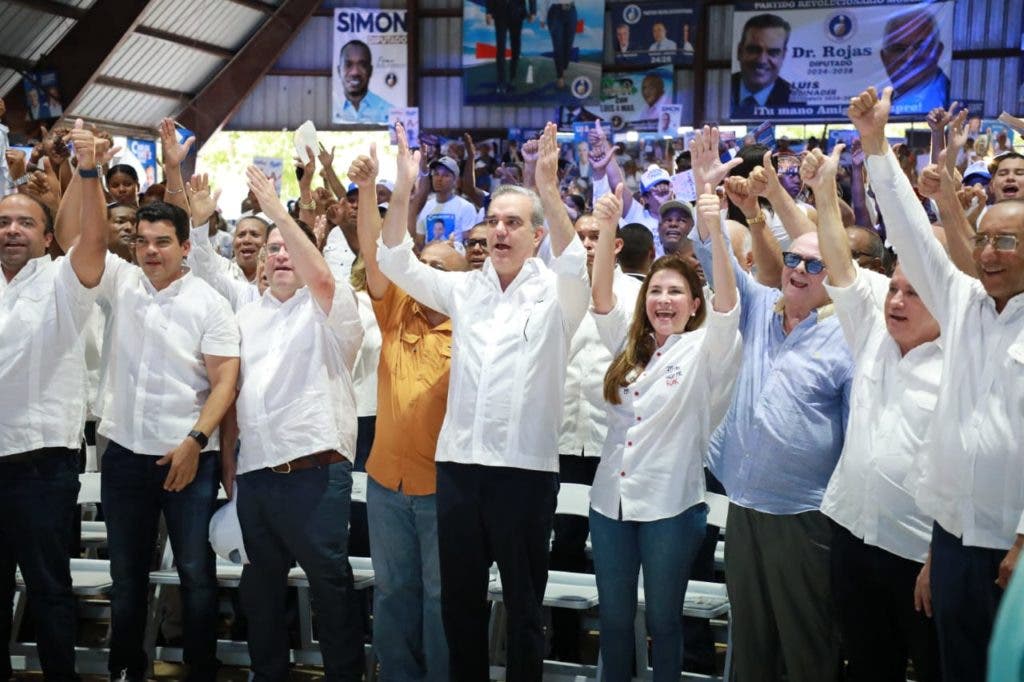 Luis Abinader a opositores Ustedes ni vuelven ni van