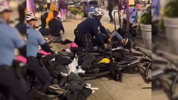 Más de 100 jóvenes saquean tiendas en Filadelfia