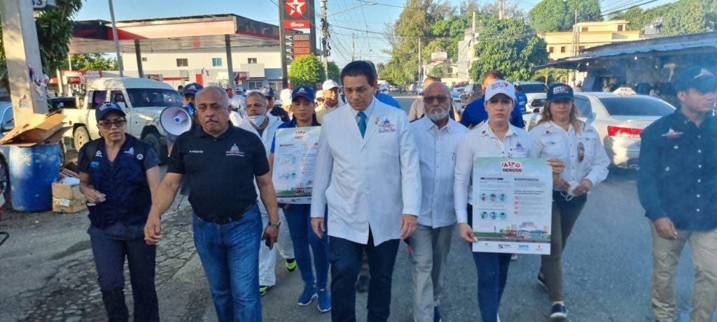 Ministro de Salud Daniel Rivera encabeza jornada contra el dengue