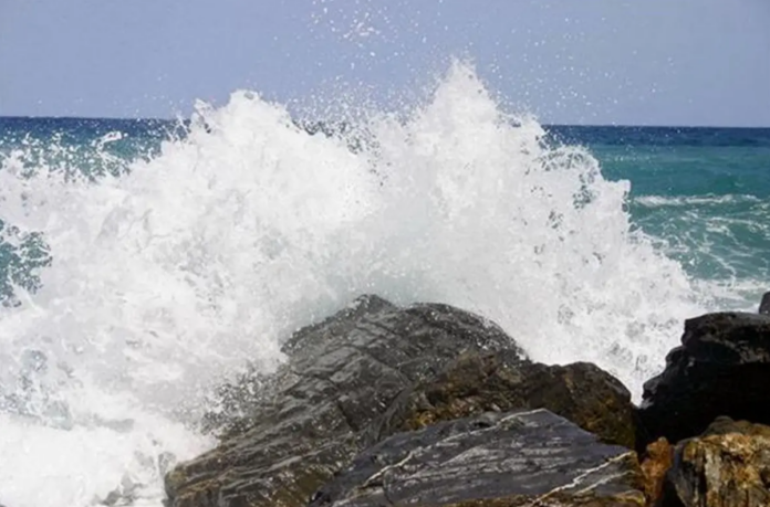 Oleaje peligroso en la costa norte por efectos indirectos del huracán Lee