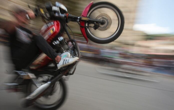 Policía NY arrecia incautación motocicletas ruidosas
