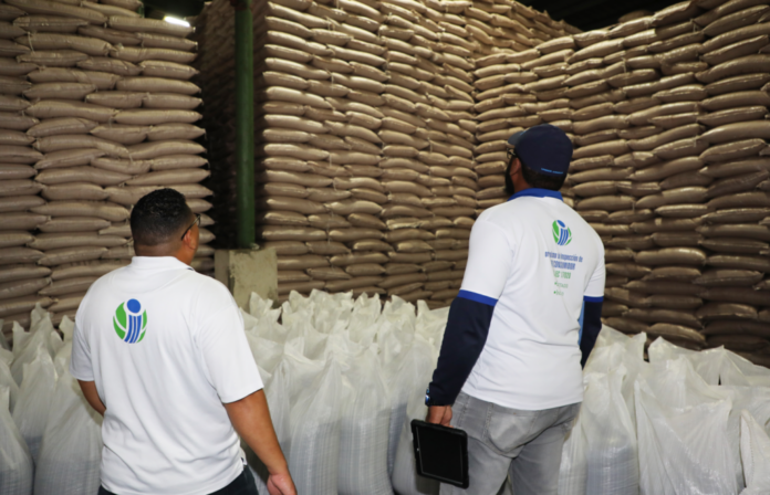Pro Consumidor interviene almacenes para evitar acaparamiento y especulación con el azúcar