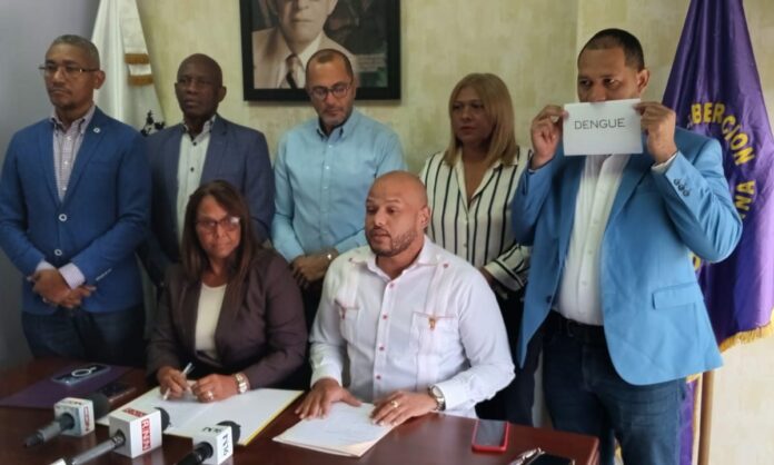 Regidores piden se declare estado de emergencia en el DN por casos positivos de dengue