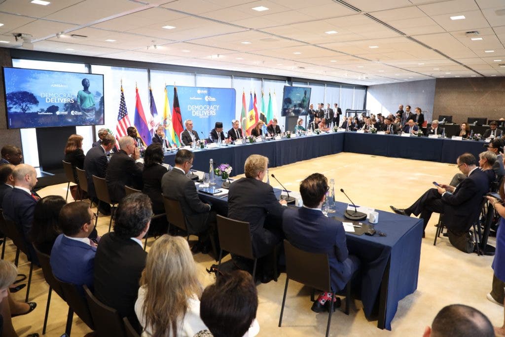 Secretario de Estado de EE UU afirma RD esta mejorando