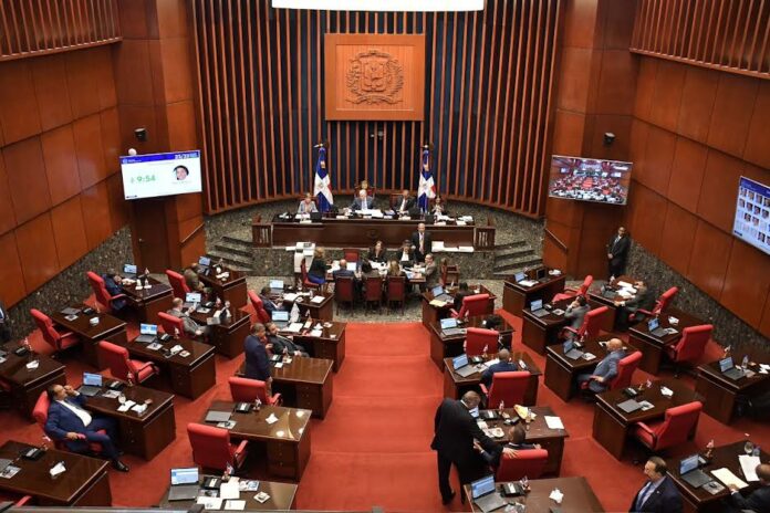Senado aprueba dos préstamos por 244 millones de dólares
