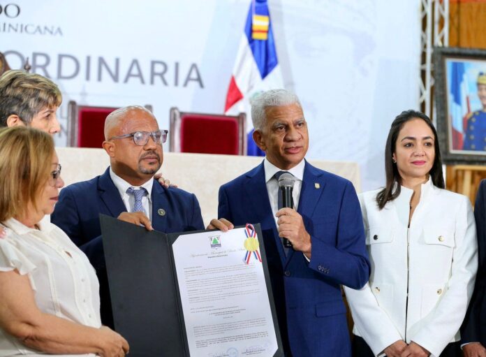 Senado honra memoria de Luperón con sesión extraordinaria en Puerto Plata