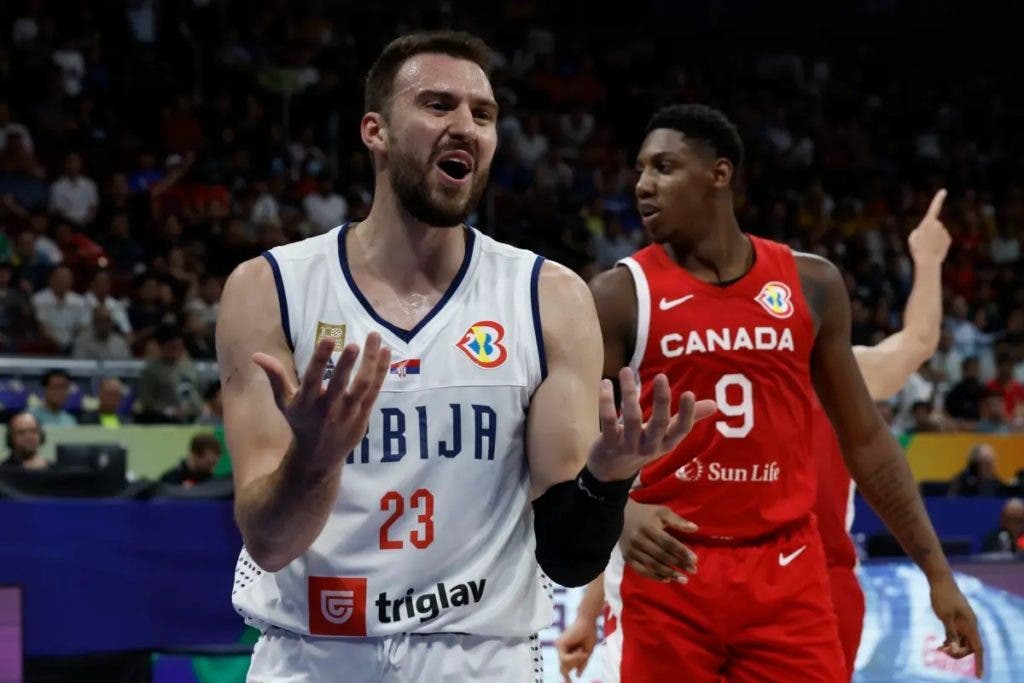 Serbia doma a Canada y espera rival en la final