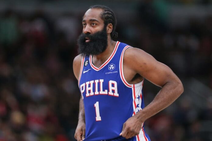 James Harden se ausenta día de prensa e insiste con su demanda de cambio