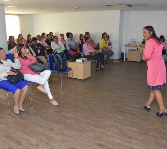 Empleadas de la DGJP reciben charla sobre prevención del Cáncer de Mama