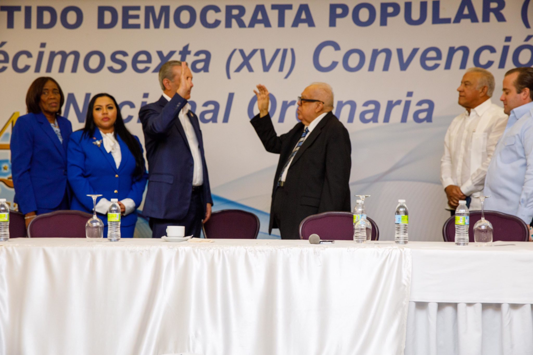 1698040094 845 Cuatro partidos mas proclaman a Luis Abinader candidato presidencial