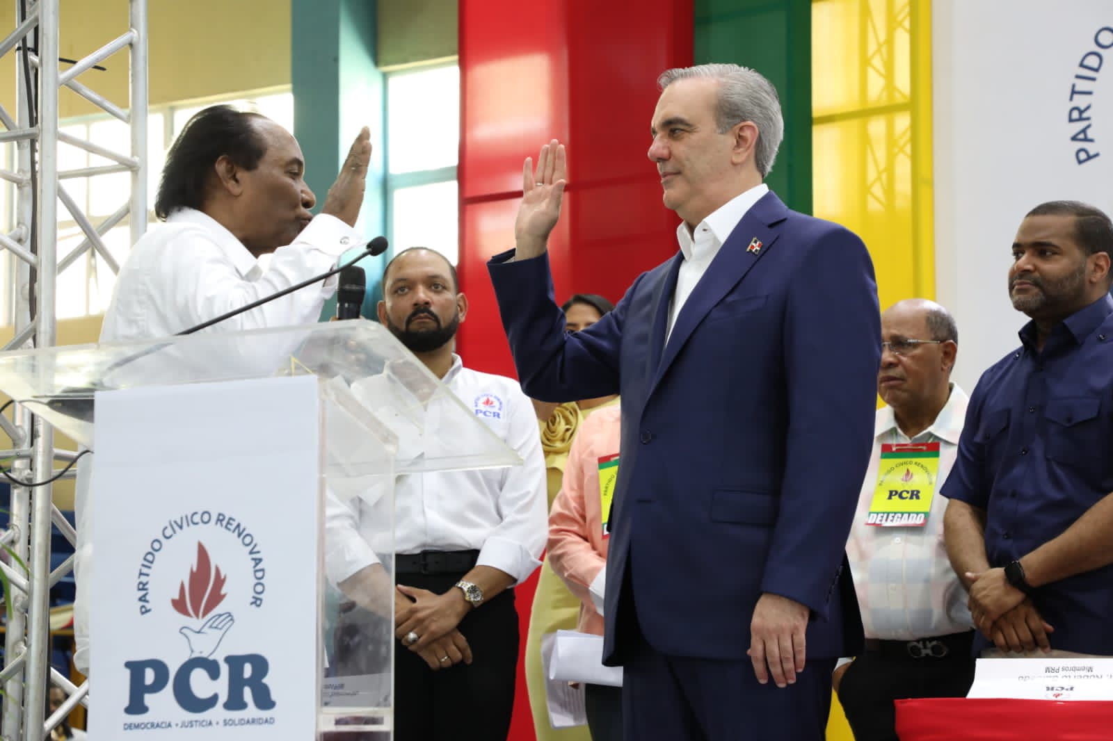 1698040095 739 Cuatro partidos mas proclaman a Luis Abinader candidato presidencial