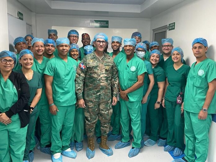 Hospital Central de las FFAA realiza jornada de cirugía en reducción y reconstrucción mamaria