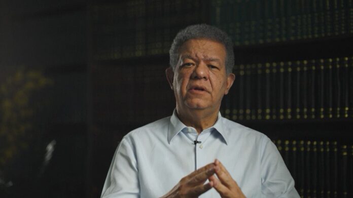 Leonel Fernández: “Hemos vuelto a la época de las velas e inversores por la incapacidad del PRM”