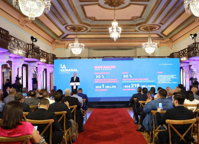 Abinader dice: Burocracia Cero alcanza ahorros de hasta RD$ 60 mil millones en 3 años