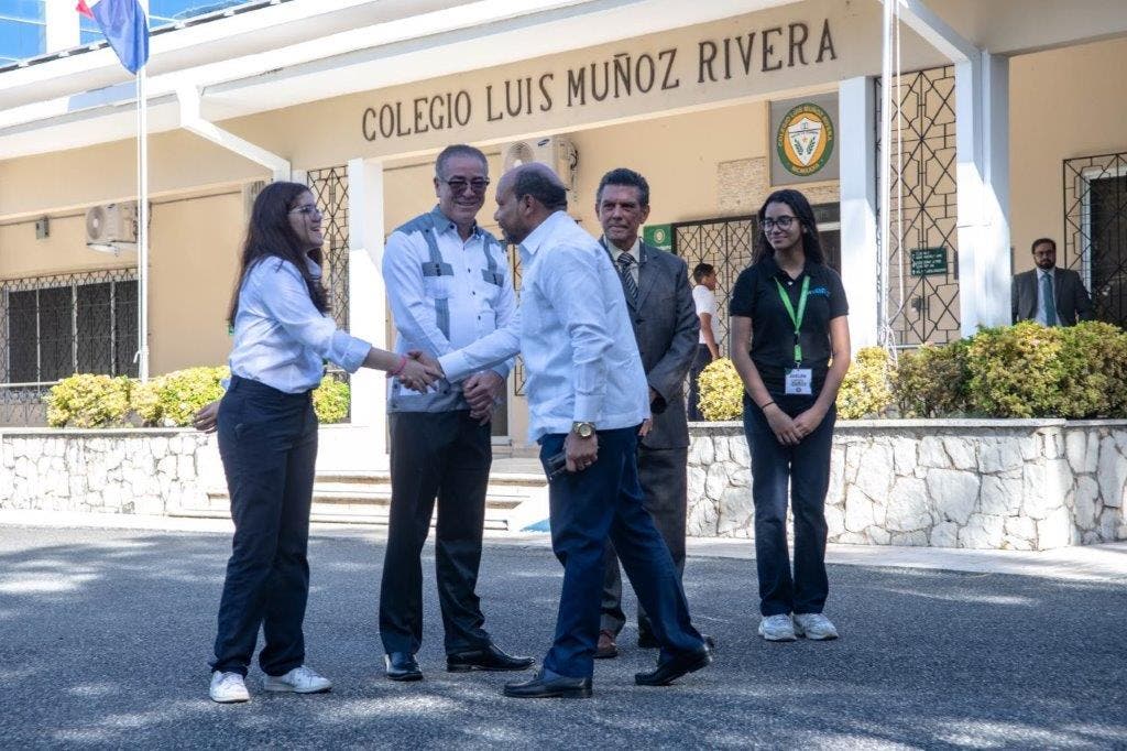 DGII celebra tercera version del Dia Escolar de la Cultura