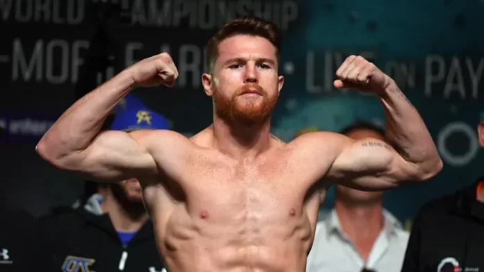 El mexicano ‘Canelo’ Álvarez derrota por votación unánime a Charlo y retiene sus títulos 