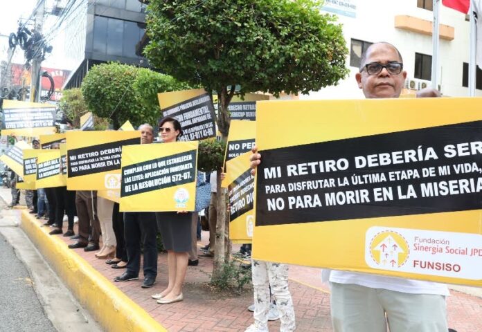 Empleados públicos reclaman inclusión en el sistema de reparto