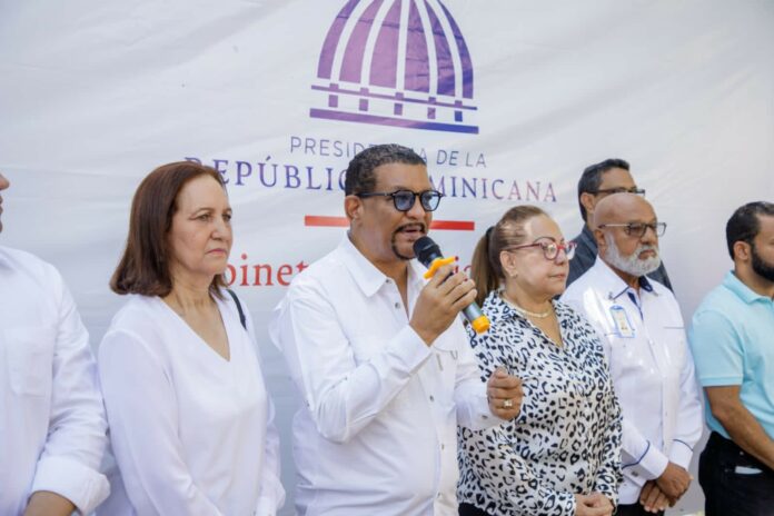 Gobierno realiza jornada social en Santiago