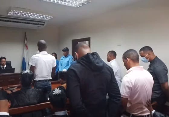 Imponen 20 anos de prision contra dos policias por muerte