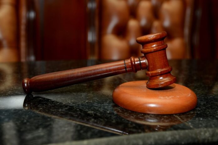 Imponen medidas de coerción a jóvenes que falsificaron documentos para obtener visado EEUU