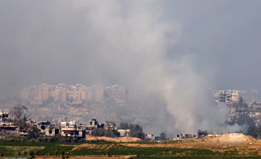 Israel anticipa la entrada hoy en Gaza del mayor convoy