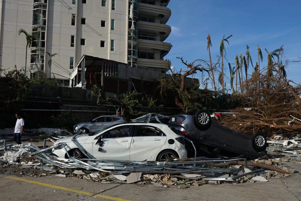 Presidente de Mexico ‘minimiza impacto del huracan Otis en Acapulco