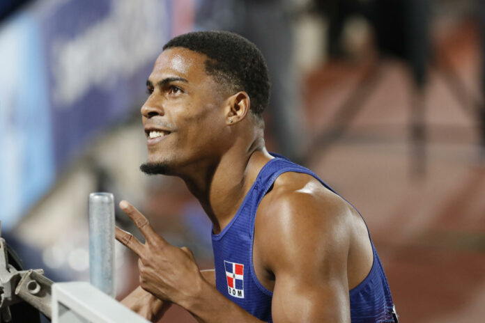 Dominicano José González, campeón de los 100 m en los Panamericanos con 10.30 seg.