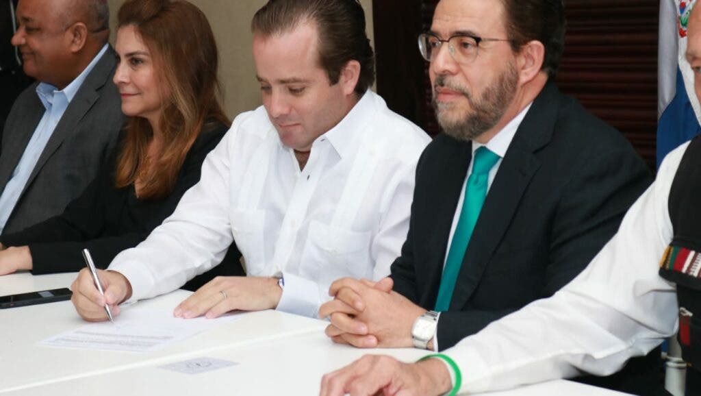 1699038609 789 ¿Cuando anunciaran el PRM y Alianza Pais pacto politico Abinader