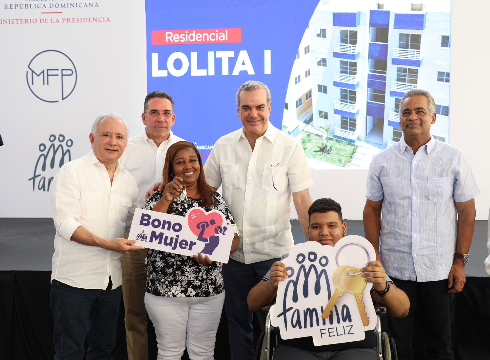 1699152193 14 Abinader reconoce labor de la ex primera dama con el CAID