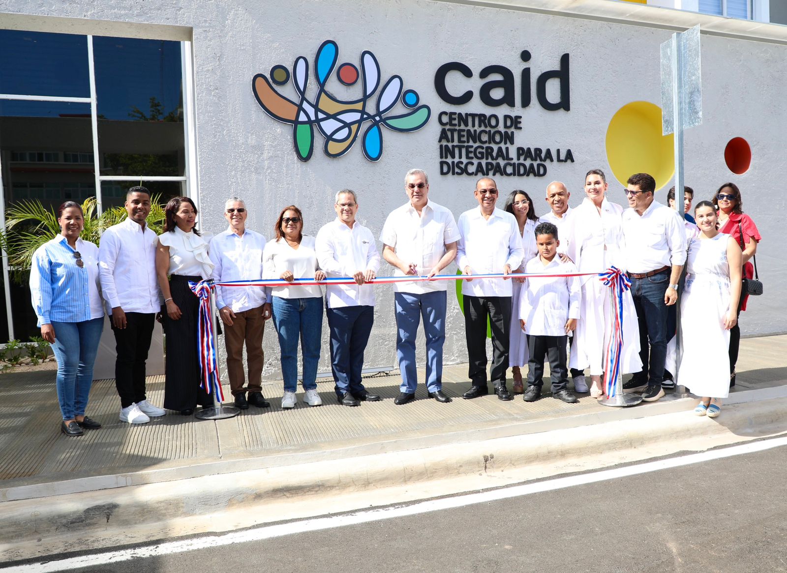 1699152193 694 Abinader reconoce labor de la ex primera dama con el CAID
