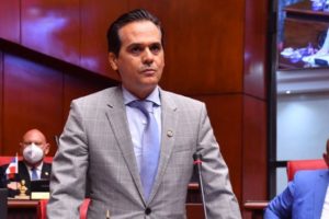 1699515909 376 Posesionan como director interino del acuario a presidente de ANAMAR