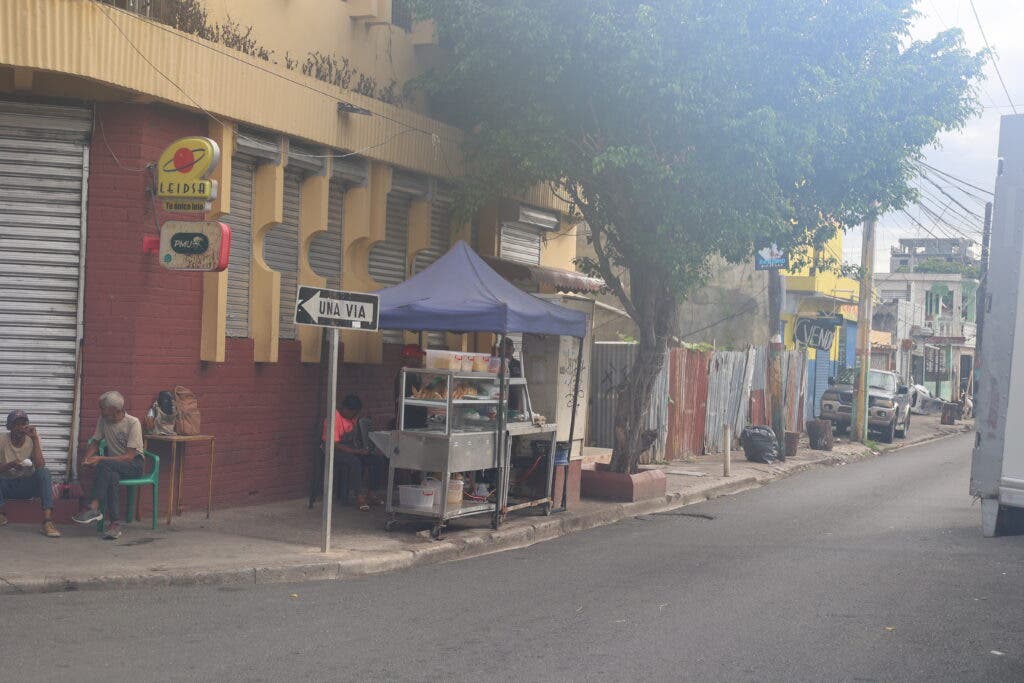 1699809373 111 Caminar por las aceras del Ensanche La Fe una odisea