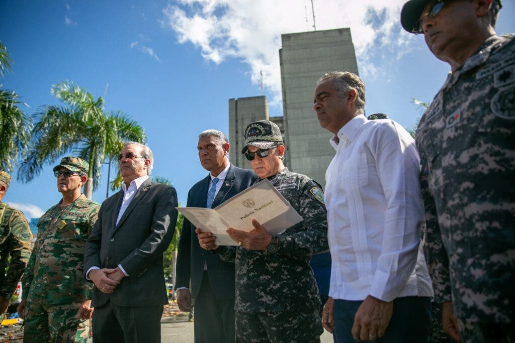 1699906029 974 FOTOS Policia incauta 30000 armas blancas