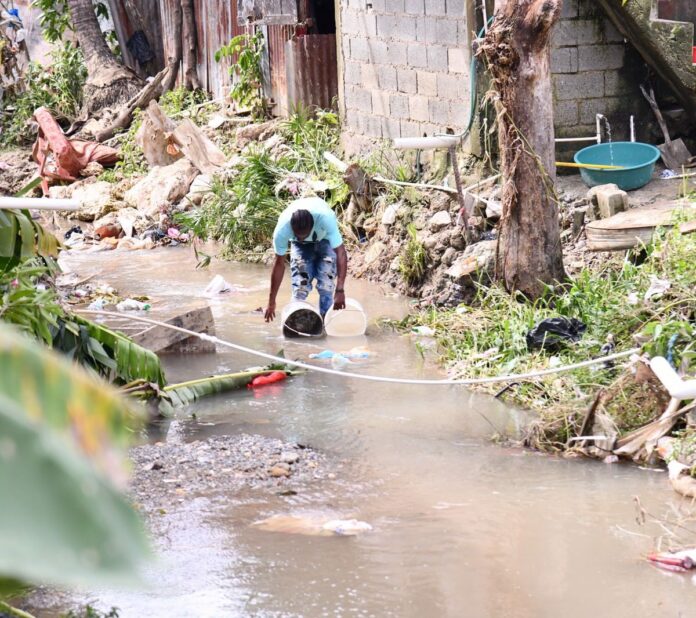 Salud Pública reitera a población evitar contacto con aguas estancadas para evitar leptospirosis