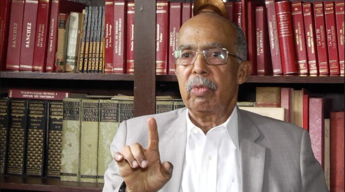 Constitucionalistas piden respeto Carta Magna