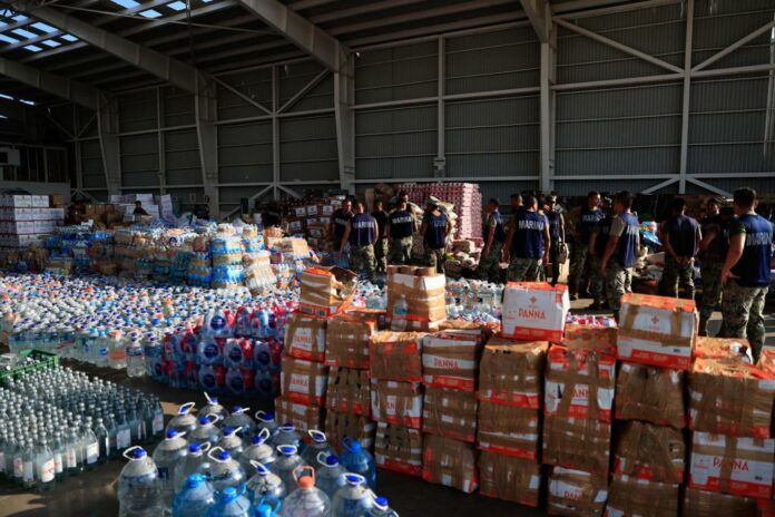 Damnificados por Otis en México dicen despensas «no alcanzan» para todos