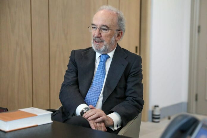 Director de la RAE visita RD y PR para fortalecer la unidad de la lengua española